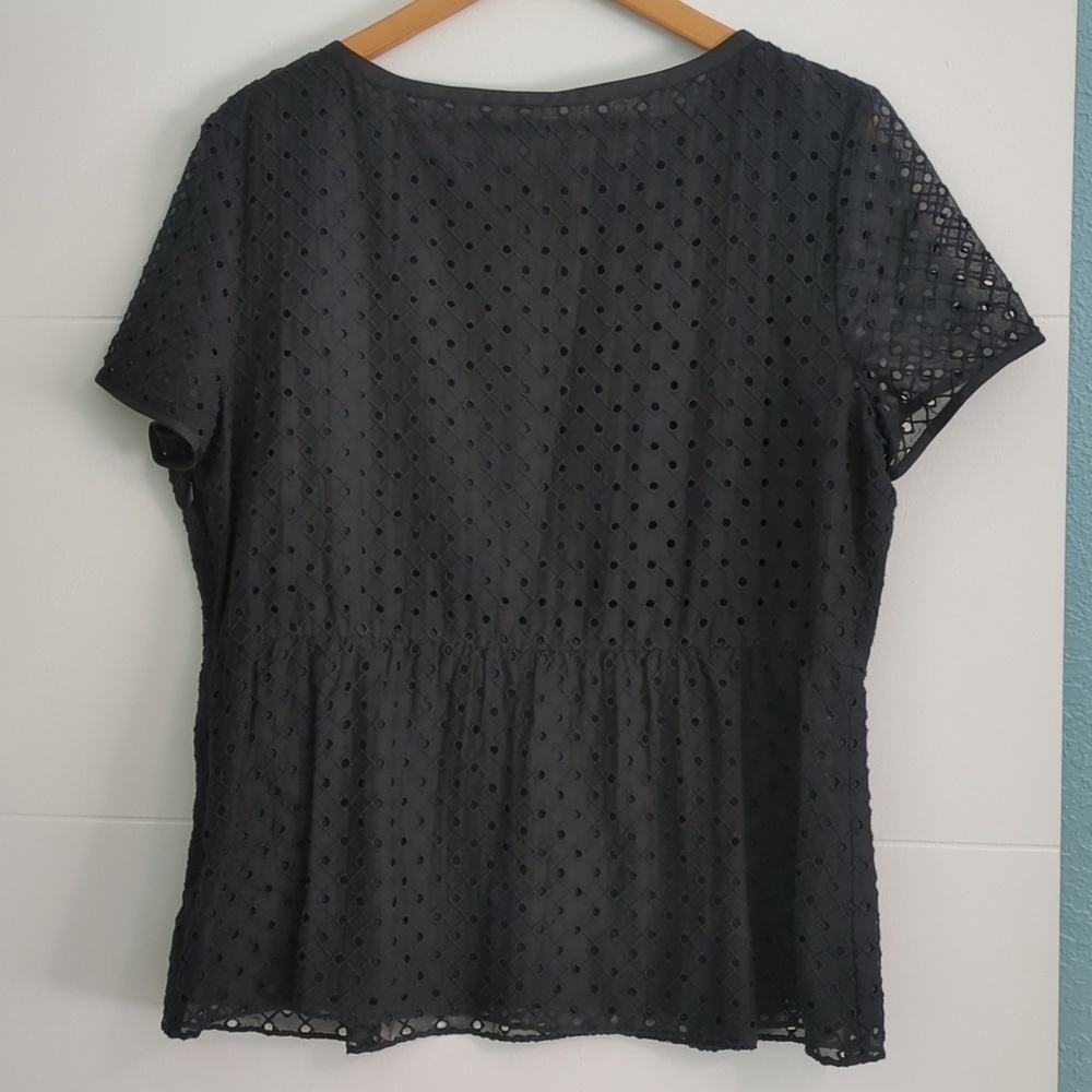 Elie Tahari Black Eyelet Short-Sleeve Peplum Top Minimalist Career Formal Sz L - Picture 5 of 7